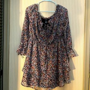 Floral print dress with 3/4 sleeves. Size L.
